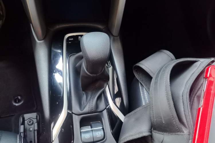 Used Toyota FRONTLANDER 2024 2.0L CVT Elite Edition Gear Lever