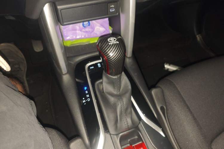 Used Toyota FRONTLANDER 2024 2.0L CVT Elite Edition Gear Lever