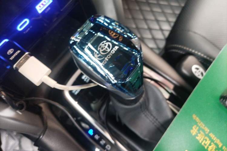 Used Toyota FRONTLANDER 2024 2.0L Smart Electric Hybrid Dual-Engine Luxury Edition Gear Lever
