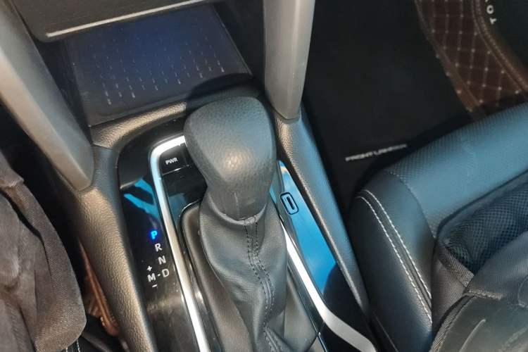 Used Toyota FRONTLANDER 2024 2.0L CVT Luxury Edition Gear Lever