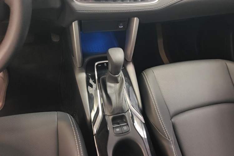 Used Toyota FRONTLANDER 2024 2.0L CVT Luxury Edition Gear Lever