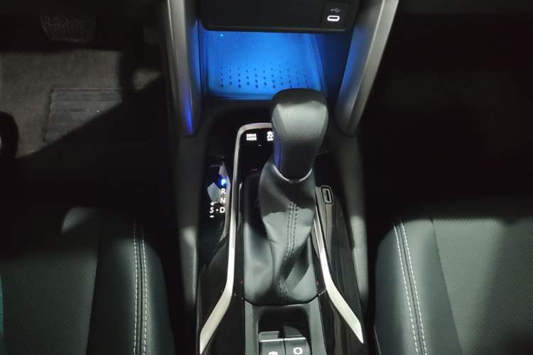 Used Toyota FRONTLANDER 2024 2.0L Smart Electric Hybrid Dual-Engine Luxury Edition Gear Lever