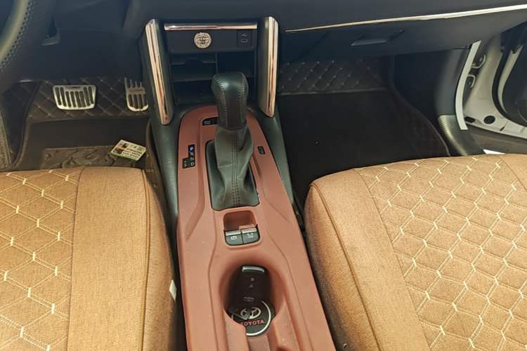 Used Toyota FRONTLANDER 2024 2.0L Smart Electric Hybrid Dual-Engine Leading Edition Gear Lever