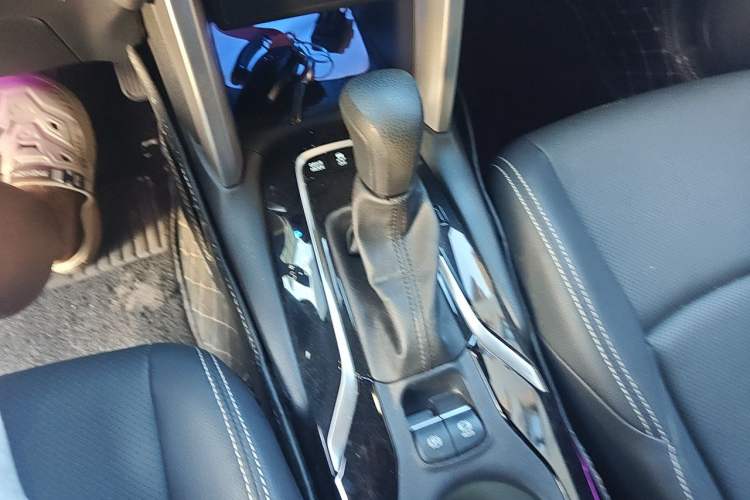 Used Toyota FRONTLANDER 2024 2.0L Smart Electric Hybrid Dual-Engine Luxury Edition Gear Lever