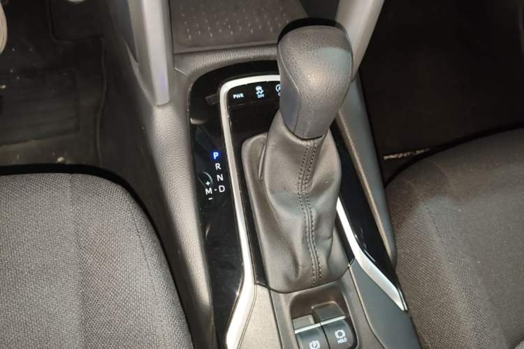 Used Toyota FRONTLANDER 2024 2.0L CVT Elite Edition Gear Lever