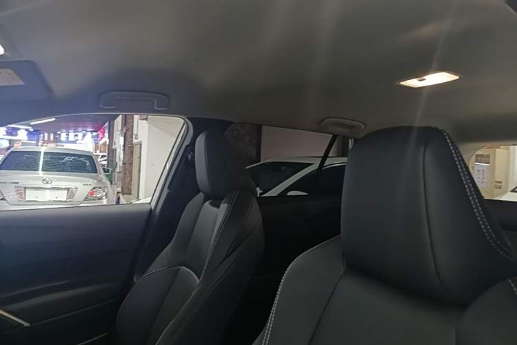 Used Toyota FRONTLANDER 2024 2.0L CVT Elite Plus Edition Headliner