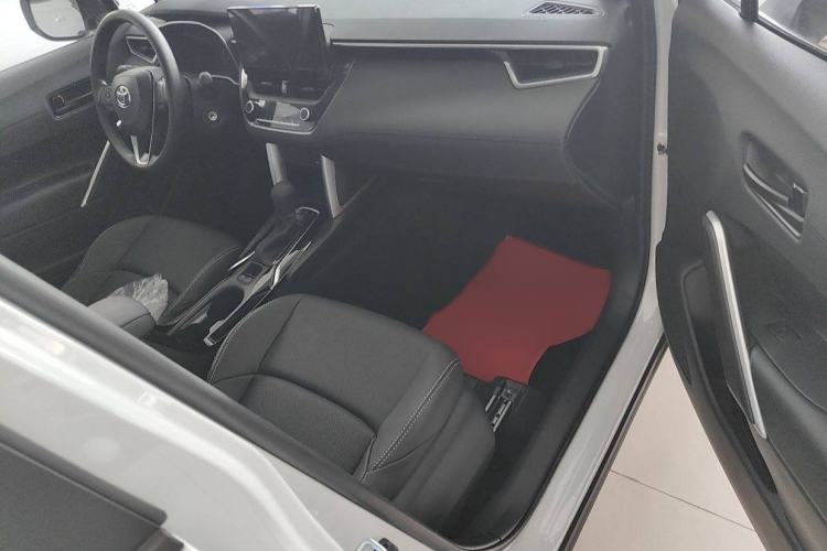 Used Toyota FRONTLANDER 2024 2.0L CVT Elite Plus Edition Interior 2