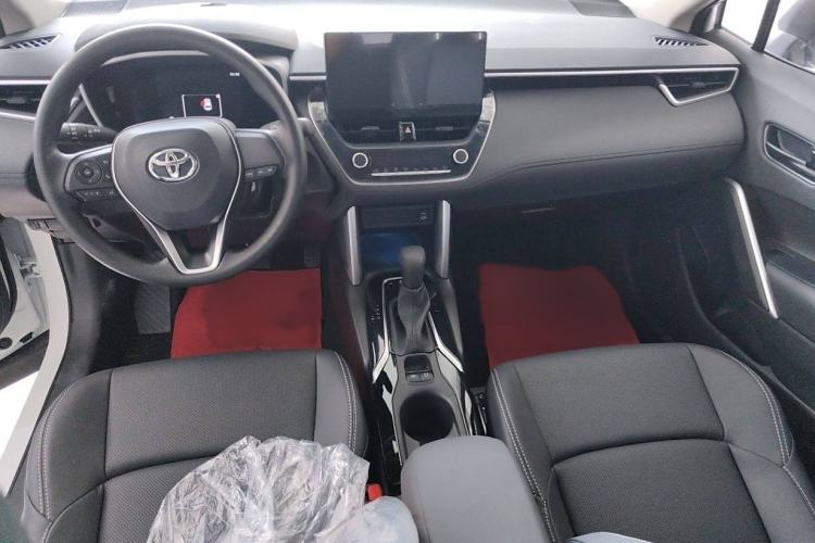 Used Toyota FRONTLANDER 2024 2.0L CVT Elite Plus Edition Interior 3