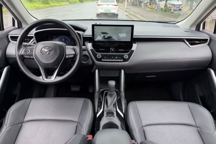 Used Toyota FRONTLANDER 2024 2.0L CVT Elite Edition Interior 4