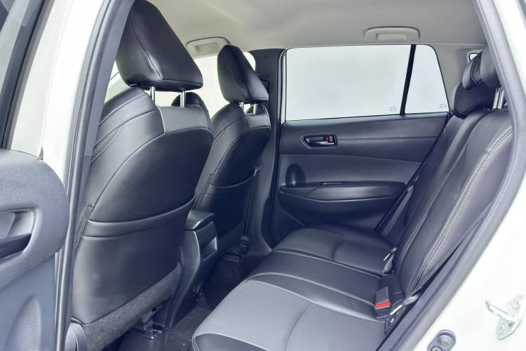 Used Toyota FRONTLANDER 2024 2.0L CVT Elite Edition Interior 6