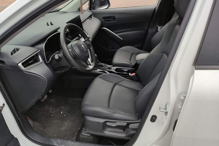 Used Toyota FRONTLANDER 2024 2.0L CVT Elite Plus Edition Left Front Seat
