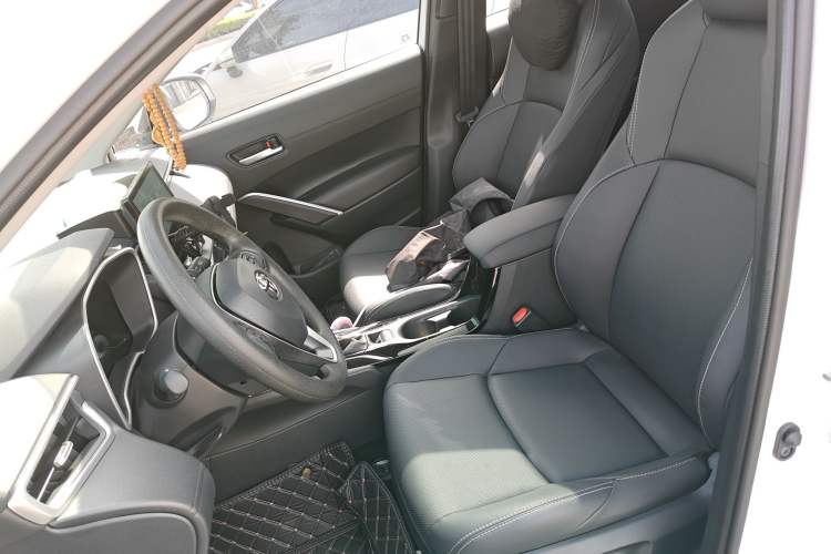 Used Toyota FRONTLANDER 2024 2.0L CVT Luxury Edition Left Front Seat