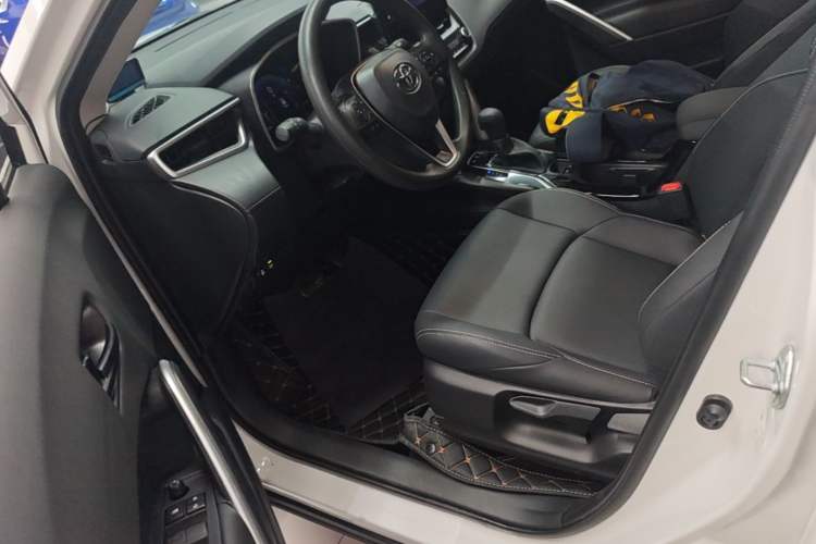 Used Toyota FRONTLANDER 2024 2.0L CVT Leading Plus Edition Left Front Seat