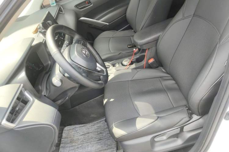 Used Toyota FRONTLANDER 2024 2.0L Smart Electric Hybrid Dual-Engine Leading Edition Left Front Seat