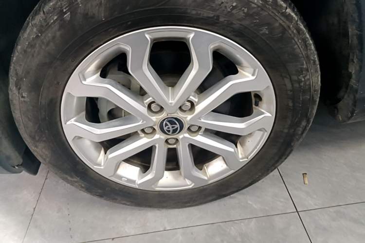 Used Toyota FRONTLANDER 2024 2.0L CVT Elite Plus Edition Left Front Wheel Hub