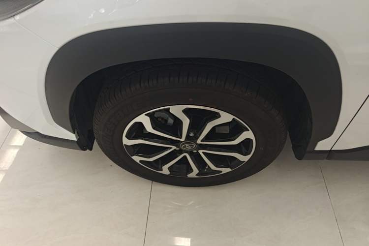 Used Toyota FRONTLANDER 2024 2.0L CVT Luxury Edition Left Front Wheel Hub