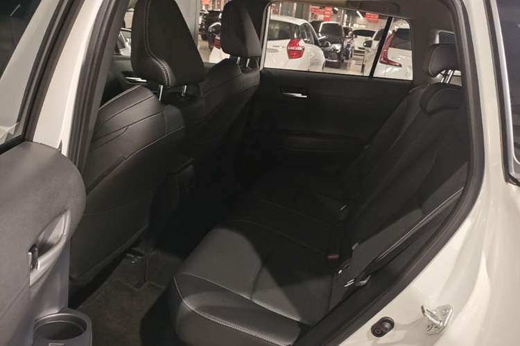 Used Toyota FRONTLANDER 2024 2.0L Smart Electric Hybrid Dual-Engine Luxury Edition Left Rear Seat