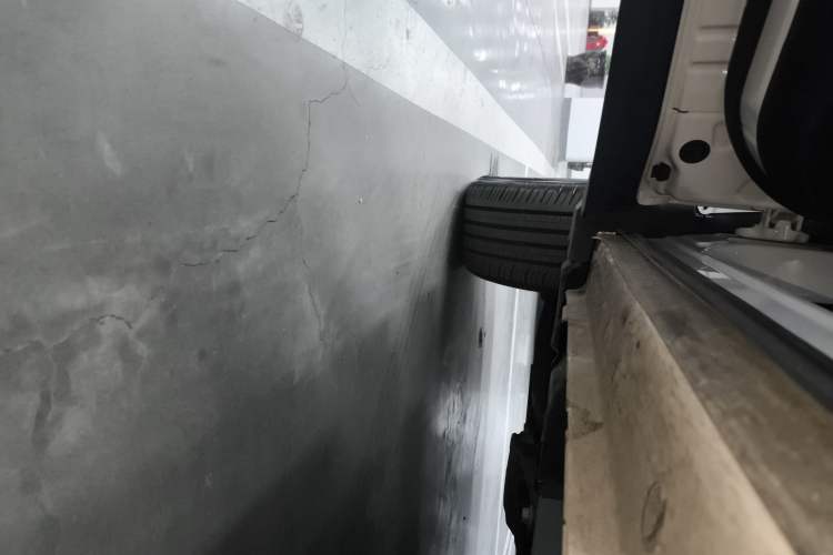 Used Toyota FRONTLANDER 2024 2.0L Smart Electric Hybrid Dual-Engine Luxury Edition Left Side Sill