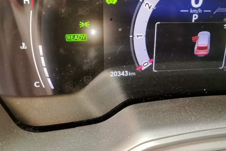 Used Toyota FRONTLANDER 2024 2.0L Smart Electric Hybrid Dual-Engine Leading Edition Odometer Close Up