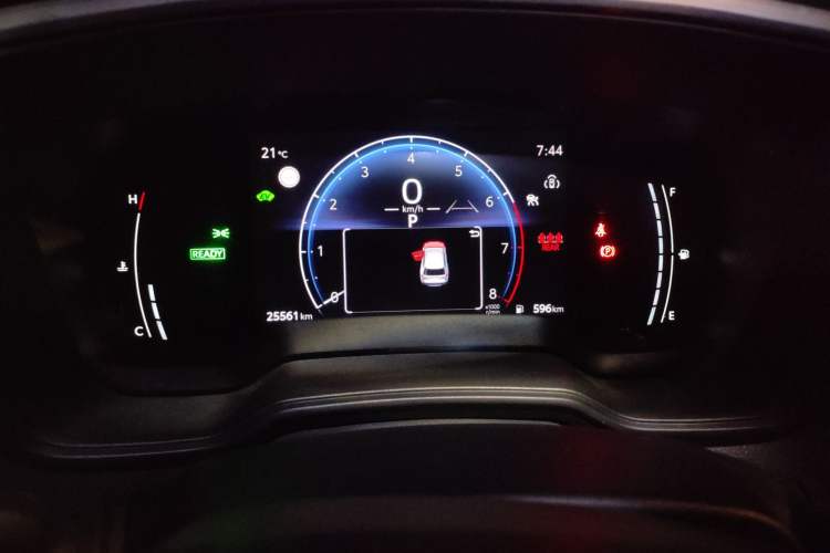 Used Toyota FRONTLANDER 2024 2.0L Smart Electric Hybrid Dual-Engine Leading Edition Odometer Close Up