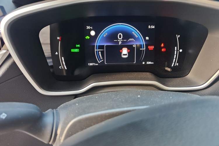 Used Toyota FRONTLANDER 2024 2.0L Smart Electric Hybrid Dual-Engine Luxury Edition Odometer Close Up
