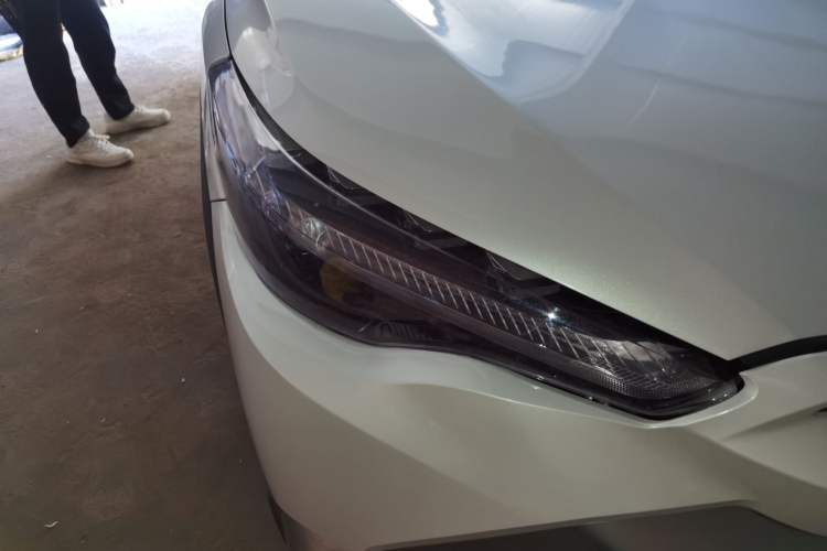 Used Toyota FRONTLANDER 2024 2.0L Smart Electric Hybrid Dual-Engine Luxury Edition Right Front Headlight