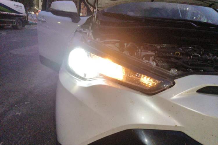 Used Toyota FRONTLANDER 2024 2.0L CVT Elite Edition Right Front Headlight