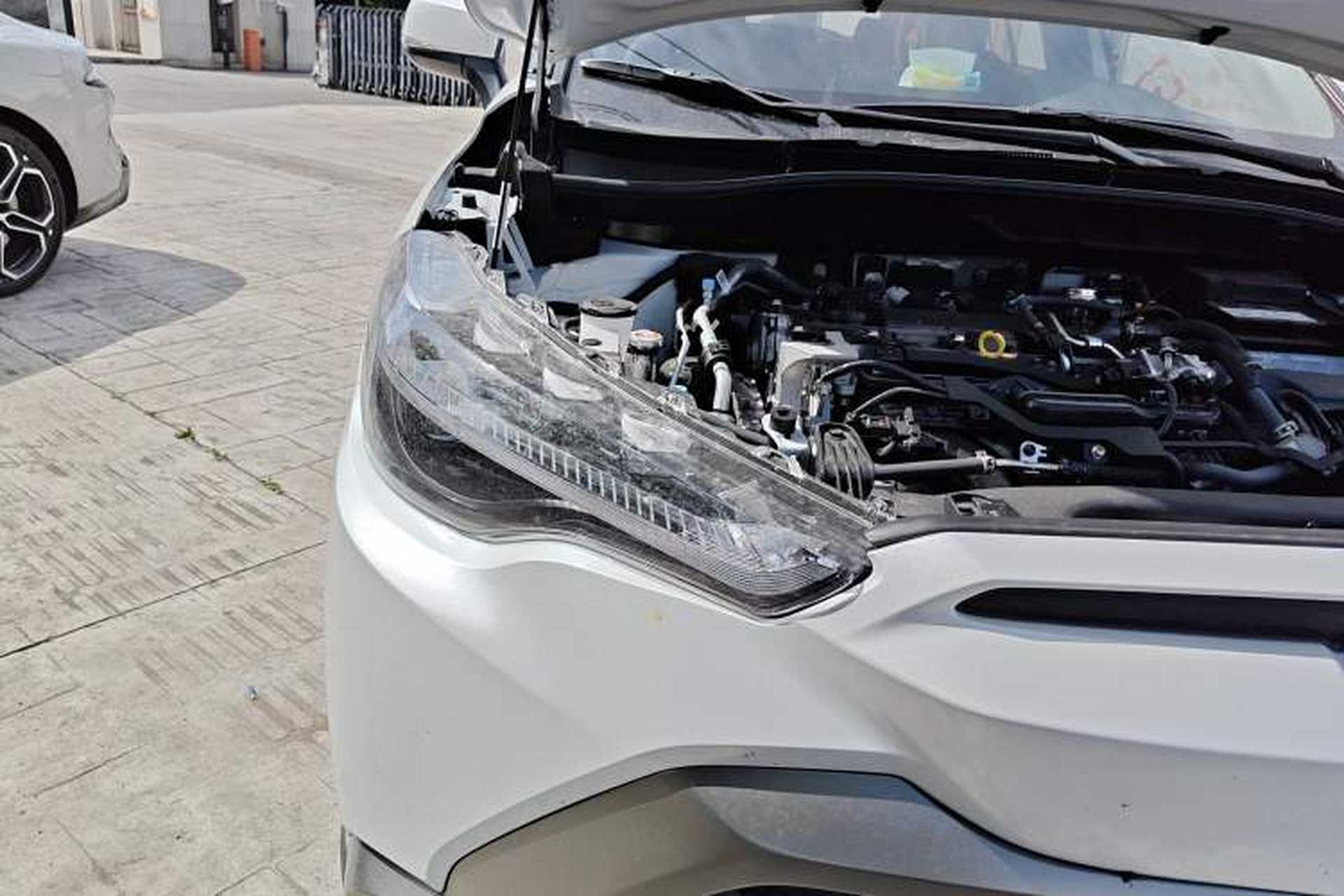 Used Toyota FRONTLANDER 2024 2.0L CVT Luxury Edition Right Front Headlight