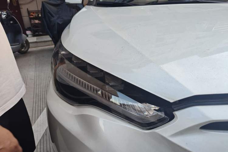 Used Toyota FRONTLANDER 2024 2.0L Smart Electric Hybrid Dual-Engine Luxury Edition Right Front Headlight