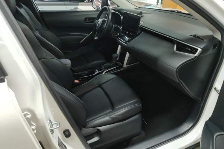 Used Toyota FRONTLANDER 2024 2.0L CVT Elite Plus Edition Right Front Seat