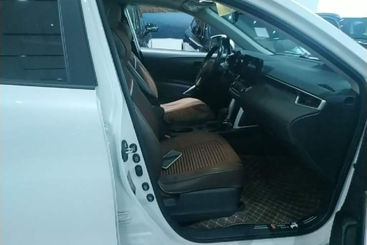 Used Toyota FRONTLANDER 2024 2.0L CVT Leading Edition Right Front Seat