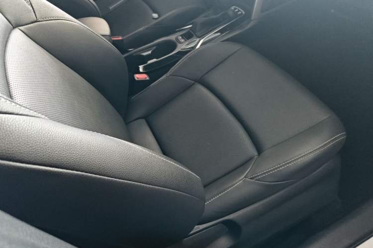 Used Toyota FRONTLANDER 2024 2.0L CVT Elite Plus Edition Right Front Seat