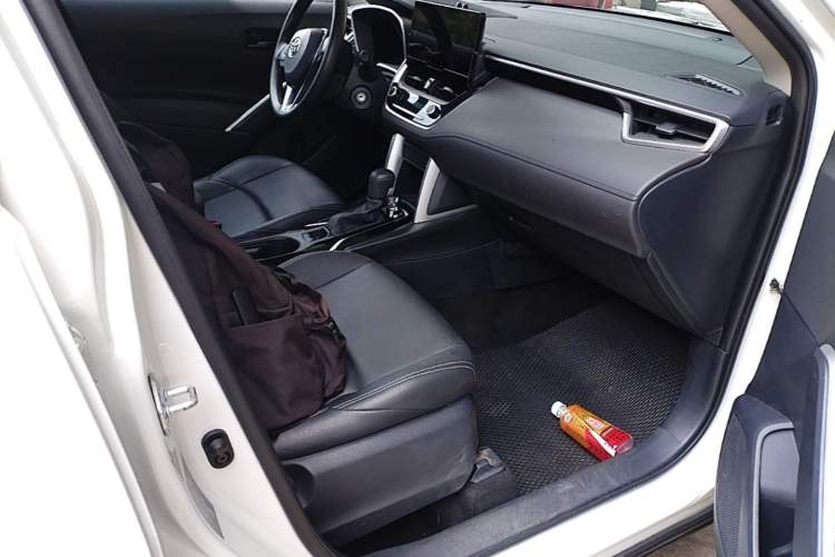 Used Toyota FRONTLANDER 2024 2.0L CVT Elite Plus Edition Right Front Seat
