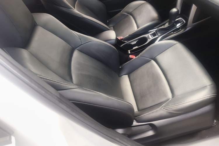 Used Toyota FRONTLANDER 2024 2.0L CVT Elite Plus Edition Right Front Seat