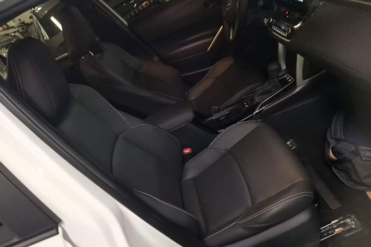 Used Toyota FRONTLANDER 2024 2.0L CVT Elite Plus Edition Right Front Seat
