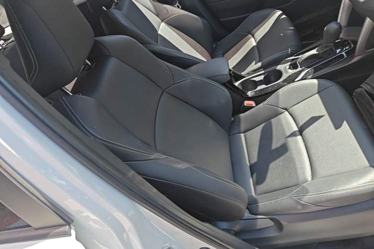 Used Toyota FRONTLANDER 2024 2.0L CVT Elite Plus Edition Right Front Seat