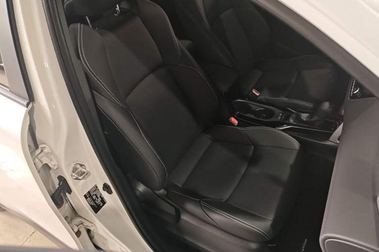 Used Toyota FRONTLANDER 2024 2.0L Smart Electric Hybrid Dual-Engine Luxury Edition Right Front Seat