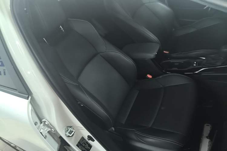 Used Toyota FRONTLANDER 2024 2.0L CVT Elite Plus Edition Right Front Seat