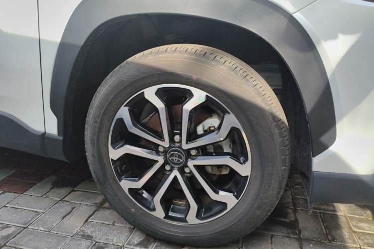 Used Toyota FRONTLANDER 2024 2.0L CVT Luxury Edition Right Front Wheel Hub