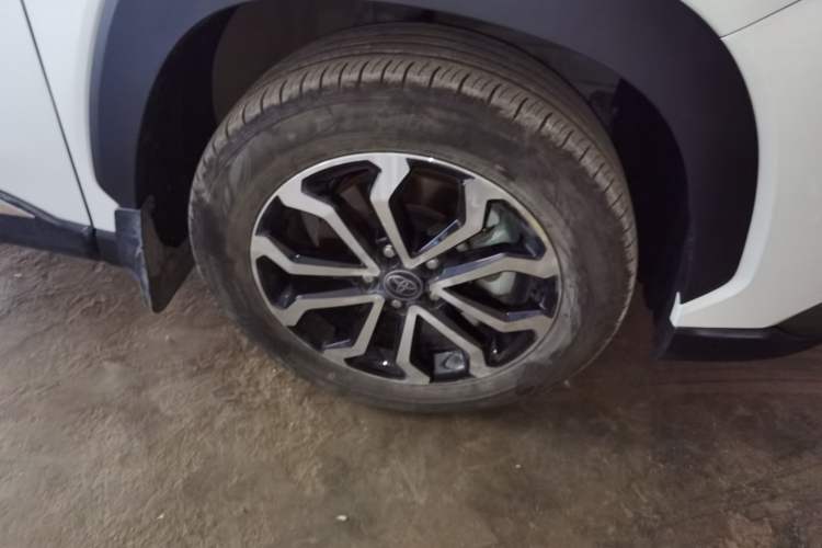 Used Toyota FRONTLANDER 2024 2.0L Smart Electric Hybrid Dual-Engine Luxury Edition Right Front Wheel Hub