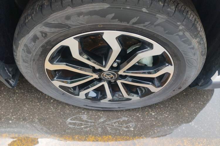 Used Toyota FRONTLANDER 2024 2.0L Smart Electric Hybrid Dual-Engine Luxury Edition Right Front Wheel Hub