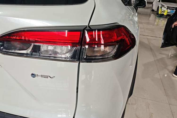 Used Toyota FRONTLANDER 2024 2.0L Smart Electric Hybrid Dual-Engine Luxury Edition Right Rear Taillight