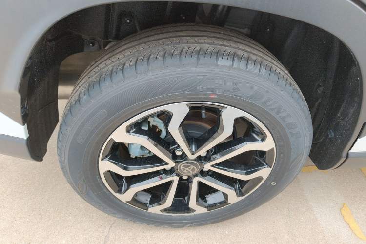Used Toyota FRONTLANDER 2024 2.0L Smart Electric Hybrid Dual-Engine Luxury Edition Right Rear Wheel Hub