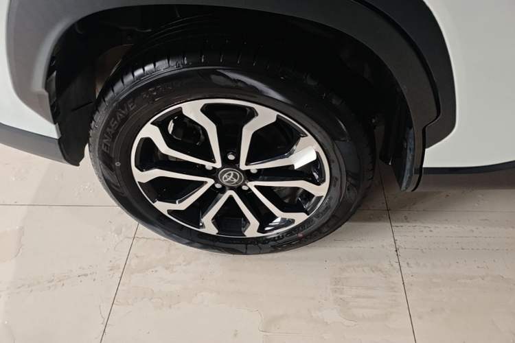Used Toyota FRONTLANDER 2024 2.0L Smart Electric Hybrid Dual-Engine Luxury Edition Right Rear Wheel Hub