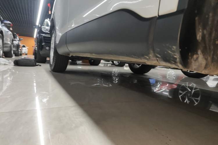 Used Toyota FRONTLANDER 2024 2.0L CVT Elite Plus Edition Right Side Sill