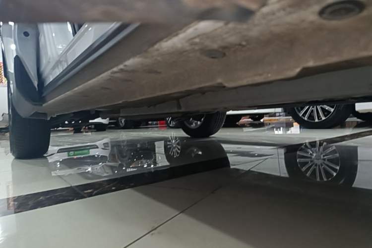Used Toyota FRONTLANDER 2024 2.0L CVT Elite Plus Edition Right Side Sill
