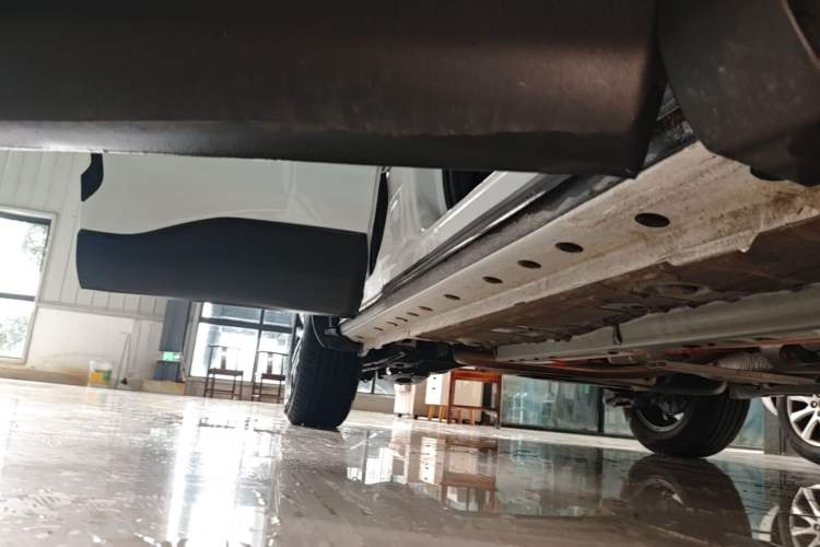 Used Toyota FRONTLANDER 2024 2.0L Smart Electric Hybrid Dual-Engine Luxury Edition Right Side Sill