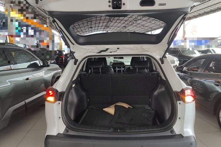 Used Toyota FRONTLANDER 2024 2.0L CVT Elite Edition Trunk