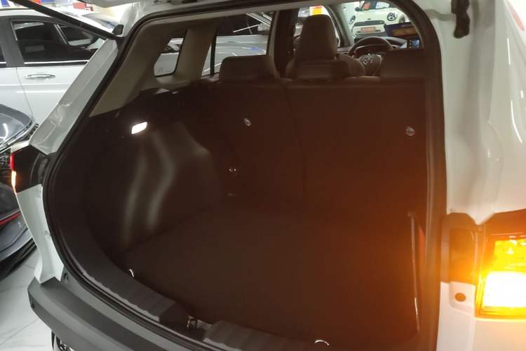 Used Toyota FRONTLANDER 2024 2.0L CVT Leading Plus Edition Trunk