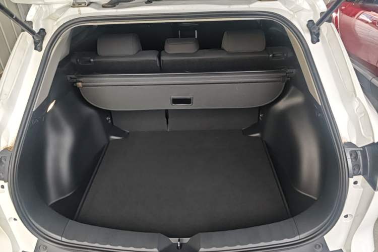Used Toyota FRONTLANDER 2024 2.0L CVT Leading Edition Trunk